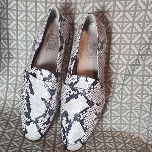 AGL Snakeskin Pattern Flats - Black and White